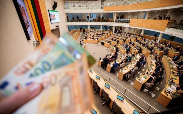 Seimo nariai išleido milijonus eurų: sužinokite, kas Seime išleido daugiausia ir kas neišleido nė cento