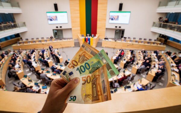 Atsisveikinimas su grynaisiais pinigais: jūsų finansai netrukus atsidurs visiškoje kontrolėje