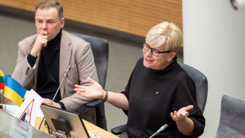 Valdžioje bręsta naujas skandalas: konservatoriai kreipėsi į premjerę ir prezidentą, ragindami atleisti ministrą Žuromską