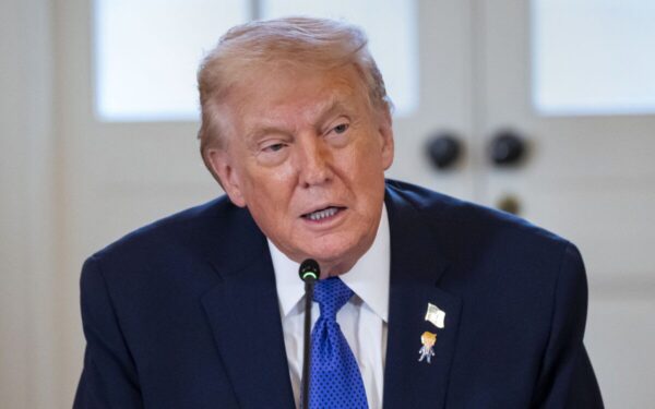 Trumpas saugo Venesuelos naftos pajamas nuo konfiskavimo, pasirašytas naujas įsakas