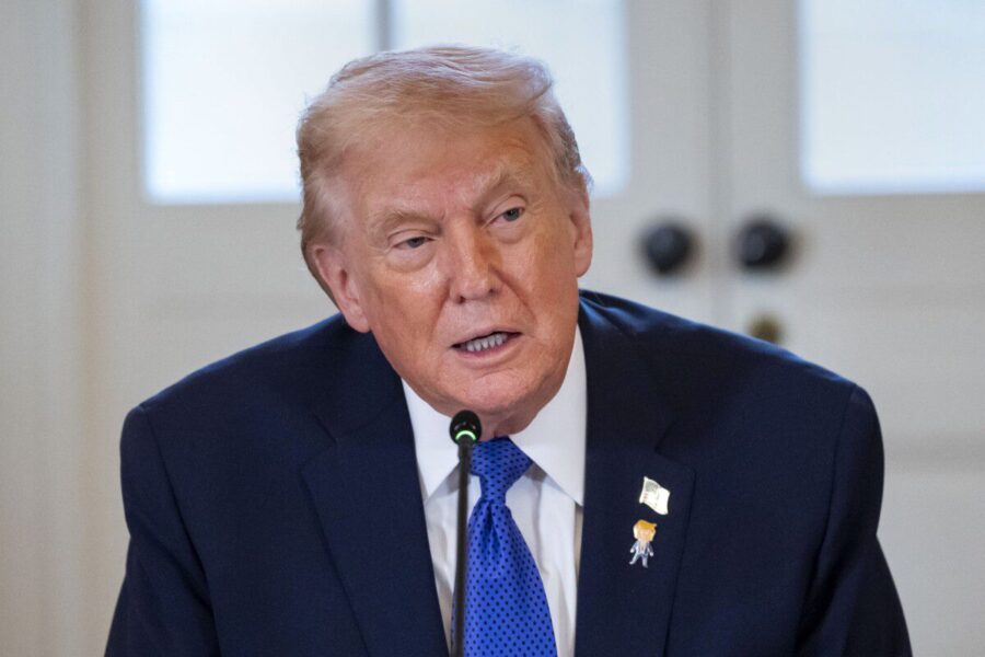 Trumpas saugo Venesuelos naftos pajamas nuo konfiskavimo, pasirašytas naujas įsakas
