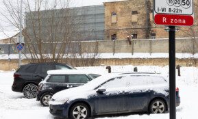 Nenuvalytos parkavimo vietos. ELTA / Dainius Labutis nuotr.