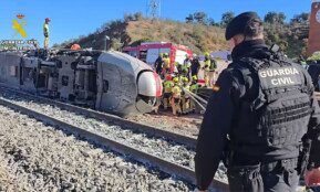 Ispanija gedi traukinių avarijos aukų, kurių padaugėjo iki 40. EPA-ELTA nuotr.