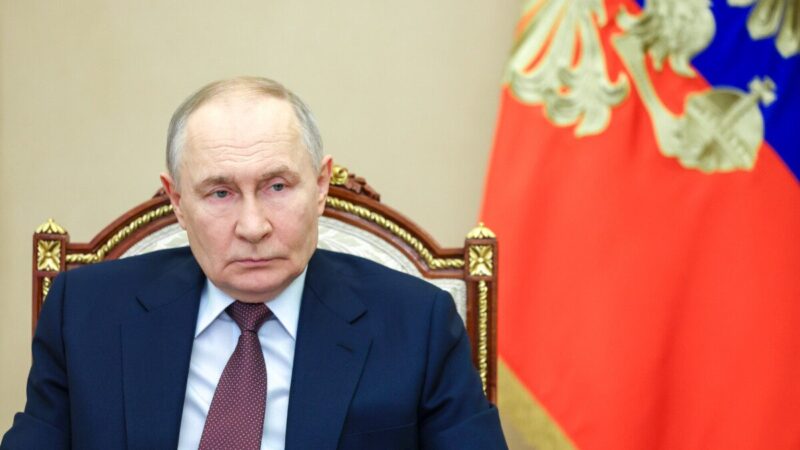 Putinas siūlo milijardą už taiką? Vakaruose jau skamba pavojingi perspėjimai dėl Trumpo tarybos