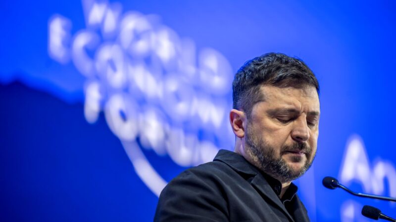 Aštri Zelenskio kalba Davose: kritika Europai ir NATO