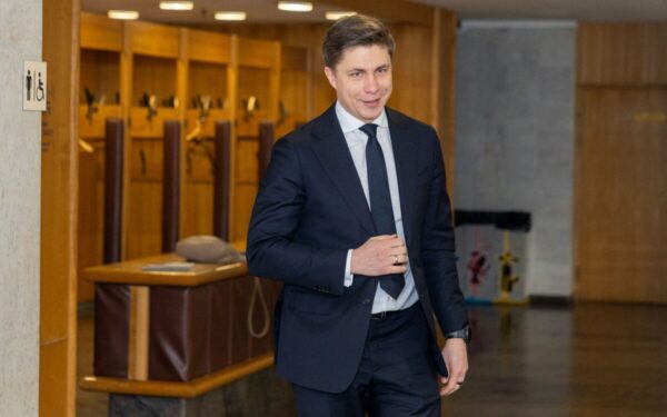 Politinė pozicija aiški, bet ne visiems suprantama: kodėl atsisakoma kelti Landsbergio statuso temą iš naujo?