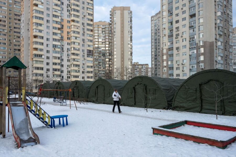 Ukrainos sostinėje 613 daugiaaukščių pastatų neturi šildymo. EPA-ELTA