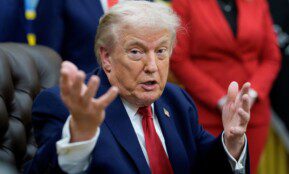 Donaldas Trumpas. EPA/AARON SCHWARTZ. EPA-ELTA