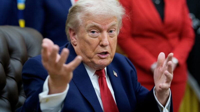 Trumpas apie įtampą Hormūzo sąsiauryje: ragina šalis siųsti laivus saugoti strateginio maršruto