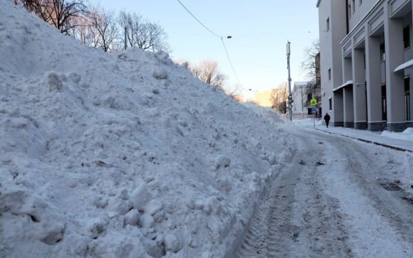 Rekordinis snygis Maskvoje: 60 cm sniego, sutrikęs eismas