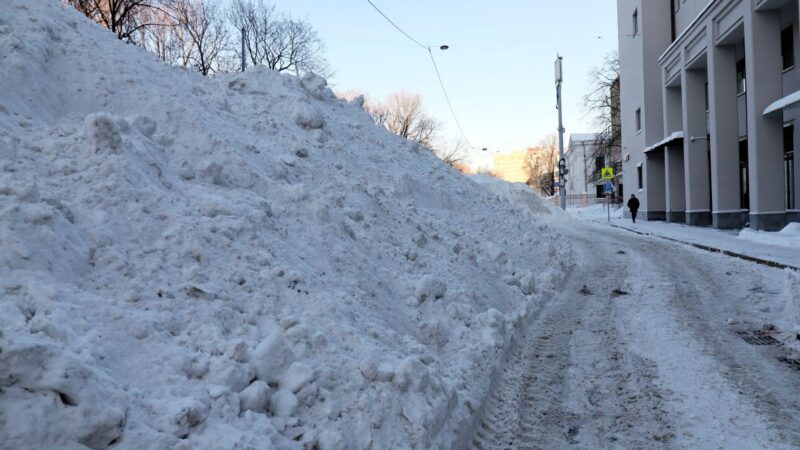 Rekordinis snygis Maskvoje: 60 cm sniego, sutrikęs eismas