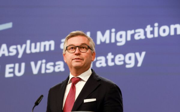 ES migracijos komisaras: dar per anksti grąžinti sirų pabėgėlius