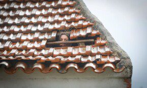 Portugalija rengiasi naujoms liūtims, o 200 tūkst. vartotojų vis dar neturi elektros po ankstesnės audros.. EPA-ELTA