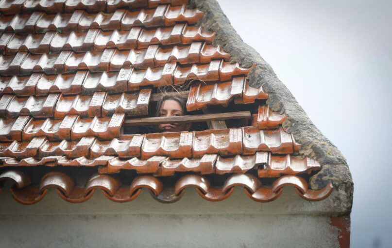 Portugalija rengiasi naujoms liūtims, o 200 tūkst. vartotojų vis dar neturi elektros po ankstesnės audros.. EPA-ELTA