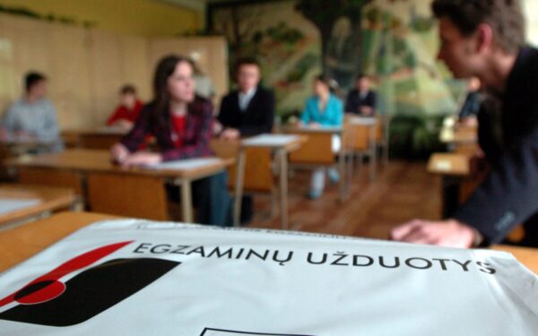 Dar vienas kirtis šalies švietimo sistemai: nustatyta diskriminacija stojant į aukštąsias mokyklas
