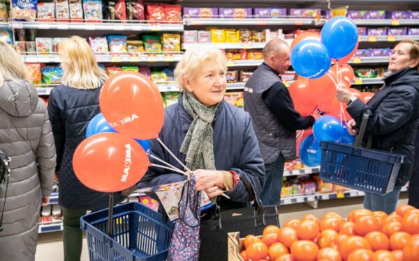 Gyventojai šturmuoja „Maxima“ parduotuves: tokių nuolaidų nebuvo jau seniai, paskubėkite