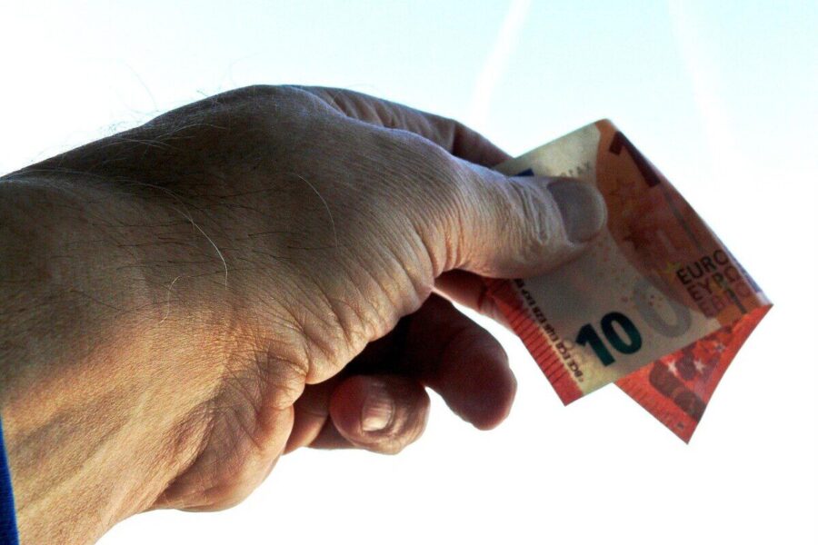 give, take euro, 10 euro, euro note, money, seem, euro, offer, give, give, give, 10 euro, 10 euro, 10 euro, 10 euro, 10 euro, money, euro, euro, euro, offer