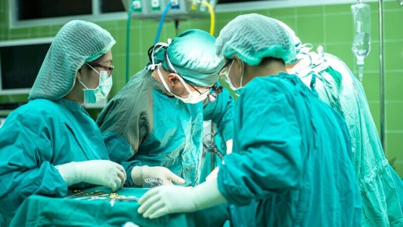 Politika pasiekė ligoninę: Daugpilyje masiškai atleisti darbuotojai dėl pilietybės
