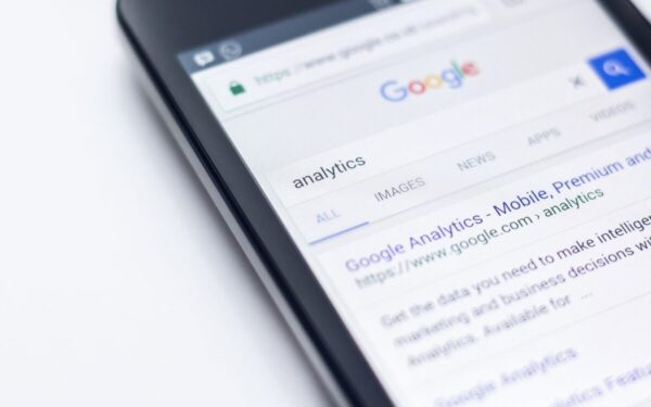 „Google“ koreguoja informaciją apie „Search Live“: funkcija dar nėra pasiekiama visame pasaulyje