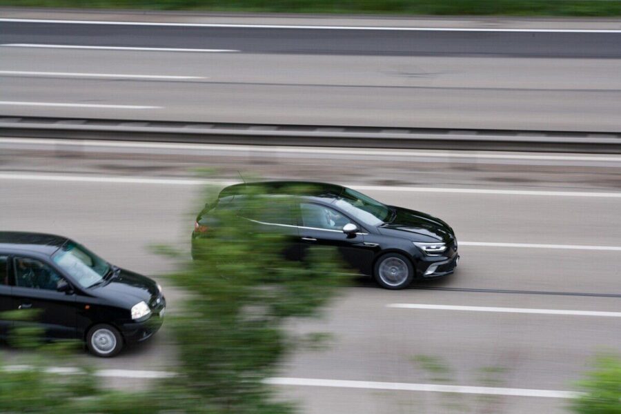 overtake, speed, highway, car wallpapers, tempo tempo sinners, radar, traffic, driving a car, mobility, vehicles, road, lane, expressway, fast lane, driveway, automobile, car, asphalt
