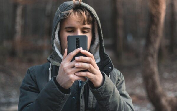 Beveik palaidotas modelis atgimsta: „OnePlus 15s“ vėl aktyviai kuriamas