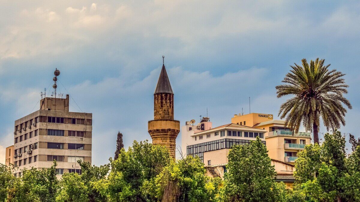 Baranovas slapta skraidinamas į uždarą elitinį susitikimą Kipre, kas vyksta už durų?