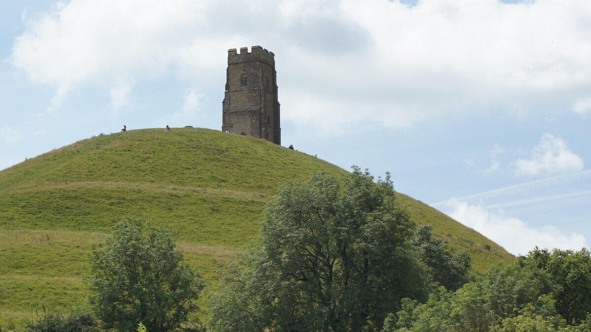 Mokslininkai perrašo pasaulio istoriją: Anglijoje rastas 500 tūkst. metų senumo dramblio kaulo įrankis