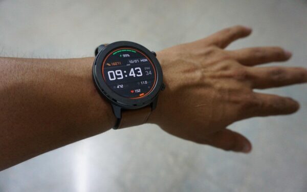 Naujiena bėgikams: laikrodis „Amazfit Active 3 Premium“ siūlo treniruočių planus ir pažangią navigaciją