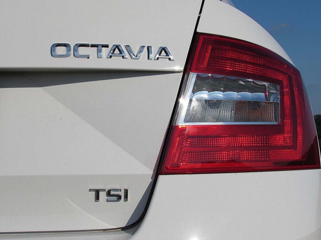 automobile, taillight, brake light, skoda, octavia, skoda octavia, tsi, skoda, skoda, skoda, skoda, skoda, octavia, skoda octavia, skoda octavia, skoda octavia, skoda octavia