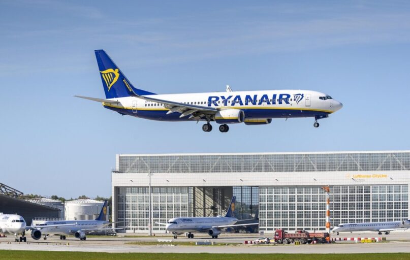 ryanair, boeing, boeing 737-800, egg-fzk, airport, munich airport, muc, eddm, runway, plane, aviation, to travel, tourism, business, traffic, begin, air traffic, flying, landing, ryanair, airport, airport, airport, plane, plane, plane, plane, plane