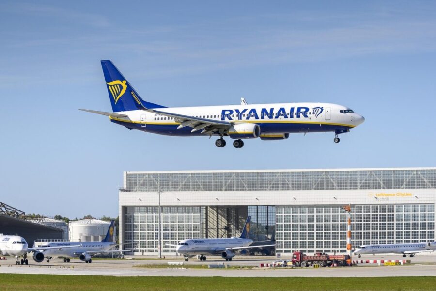 ryanair, boeing, boeing 737-800, egg-fzk, airport, munich airport, muc, eddm, runway, plane, aviation, to travel, tourism, business, traffic, begin, air traffic, flying, landing, ryanair, airport, airport, airport, plane, plane, plane, plane, plane