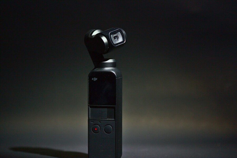 Nutekėjo „DJI Osmo Pocket 4“ vadovas: daugiau fizinių mygtukų ir „Creator Combo“ versija