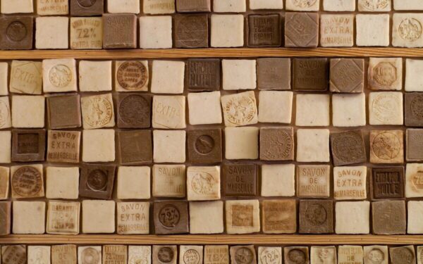 Dervos muilas buityje: paprasti ir veiksmingi panaudojimo būdai, namų švarai ir priežiūrai