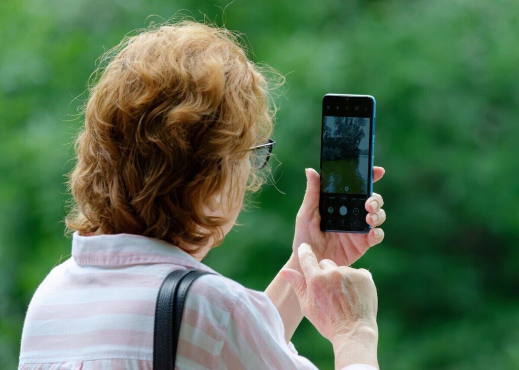 woman, eyeglasses, smartphone, old, lady, photographing, outdoors