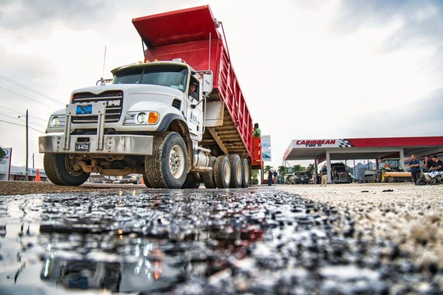 Naujas „Mack Granite“ vilkikas: moderni kabina, galingi varikliai ir didesnis efektyvumas
