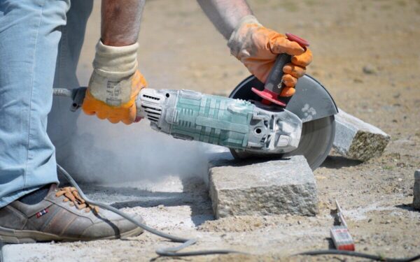 Lietuvos darbo rinkos realybė: nedarbo lygio pokyčiai kelia klausimų