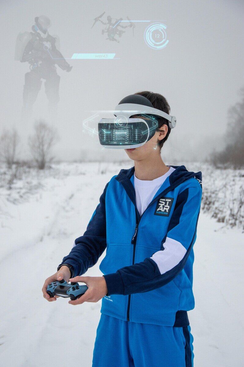 teen, virtual reality, virtual helmet, cyberpunk, future, winter, computer games, metaverse, technology, player