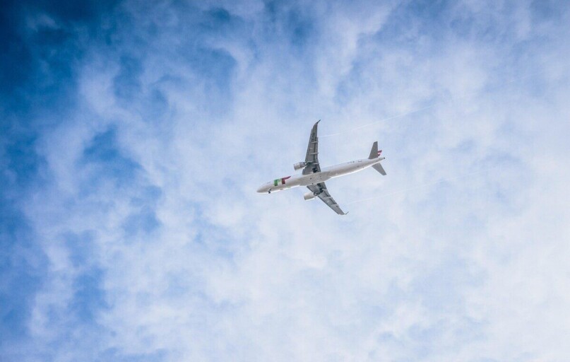 plane, flying, aviator, travel, air traffic, vacation, tourism, airline, airplane, fly, trip