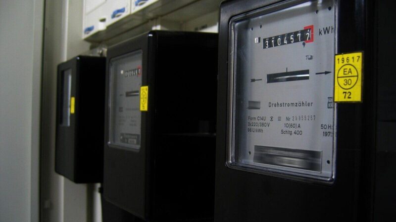 Ir vėl teks mokėti daugiau: dėl šalčių ir mažesnės vėjo energijos gamybos kilo elektros kainos