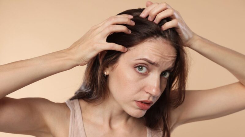 Plaukų būklė išduoda daugiau, nei manėte: šie požymiai gali signalizuoti rimtas sveikatos problemas