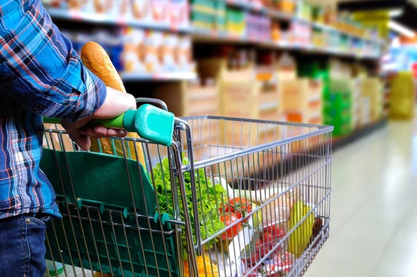 „Mere“ bandė gudrauti, bet buvo demaskuota: iš lentynų skubiai pašalinti dešimtys kilogramų produktų