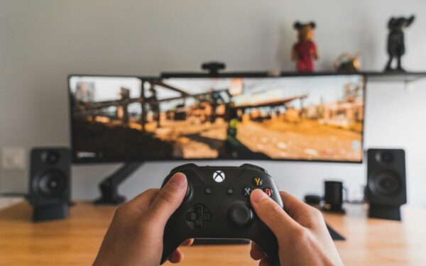 Laukiate naujo „PlayStation“ ar „Xbox“? Konsolių išleidimas įvyks vėliau nei tikėtasi