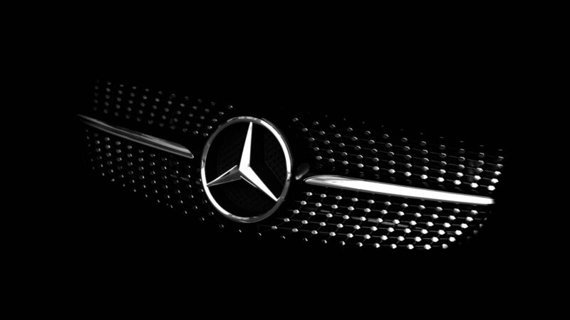 „Mercedes-Benz“ plečia savo veiklą Lenkijoje: milijoninė investicija ir šimtai naujų darbo vietų