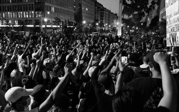 Iranas skęsta kraujyje: per dvi dienas masinių protestų metu galėjo žūti net 30 tūkst. žmonių