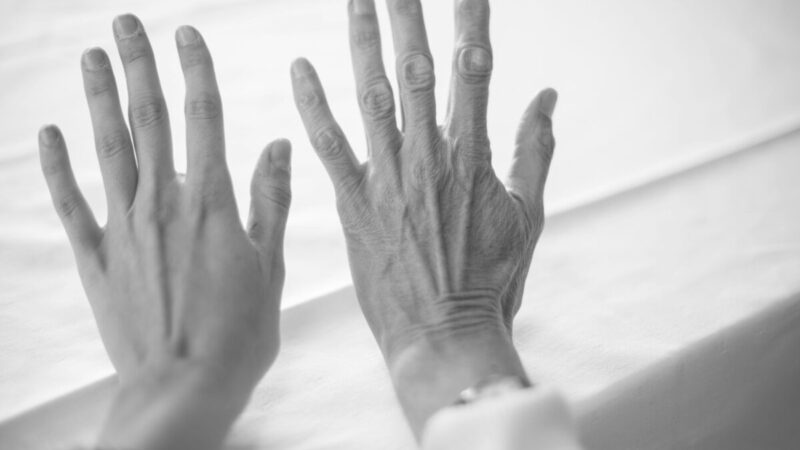 Nauji moksliniai duomenys apie senėjimą: didžiausi pokyčiai fiksuojami vidutiniame amžiuje