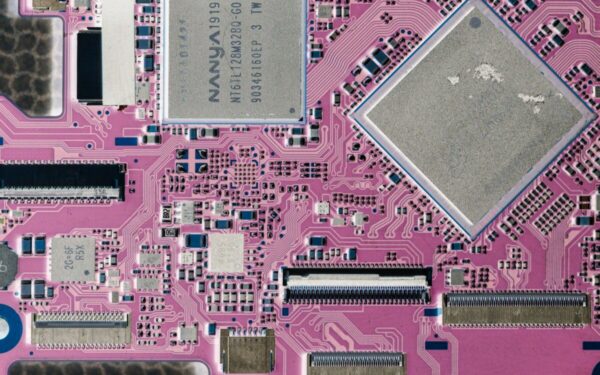 Nauja tranzistorių architektūra priartina efektyvesnius dirbtinio intelekto sprendimus