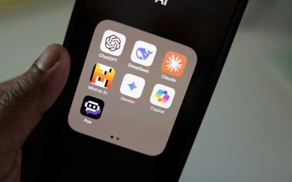 JAV gynybos planai: didėja spaudimas dirbtinio intelekto kūrėjams keisti apribojimus