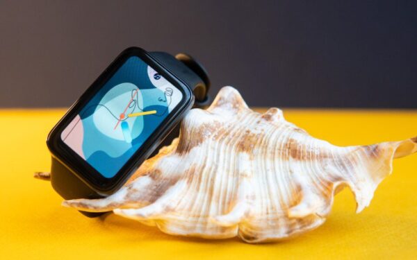 „Xiaomi“ plečia įrenginių ekosistemą: „Watch 5“ startas jau čia, aiškėja kaina ir kitos svarbios detalės