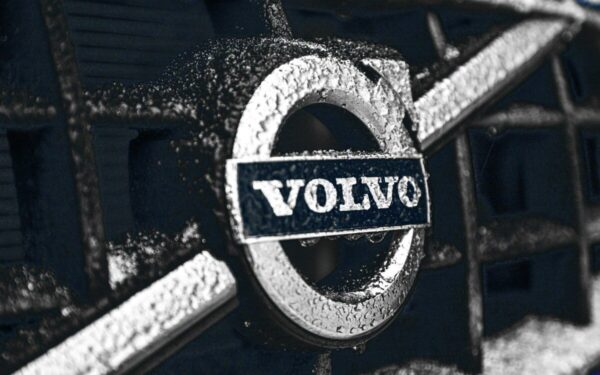 Elektrinis „Volvo“ EX60 kursto pirkėjų susidomėjimą: gamybą planuoja didinti jau šią vasarą