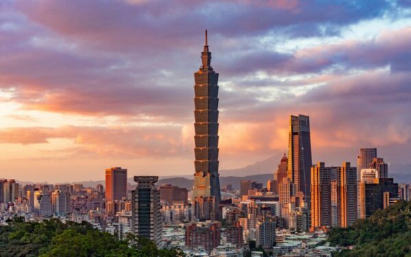 Paslaptingas pokytis regione: prie Taivano staiga sumažėjo Kinijos karinių lėktuvų, ekspertai ieško paaiškinimo